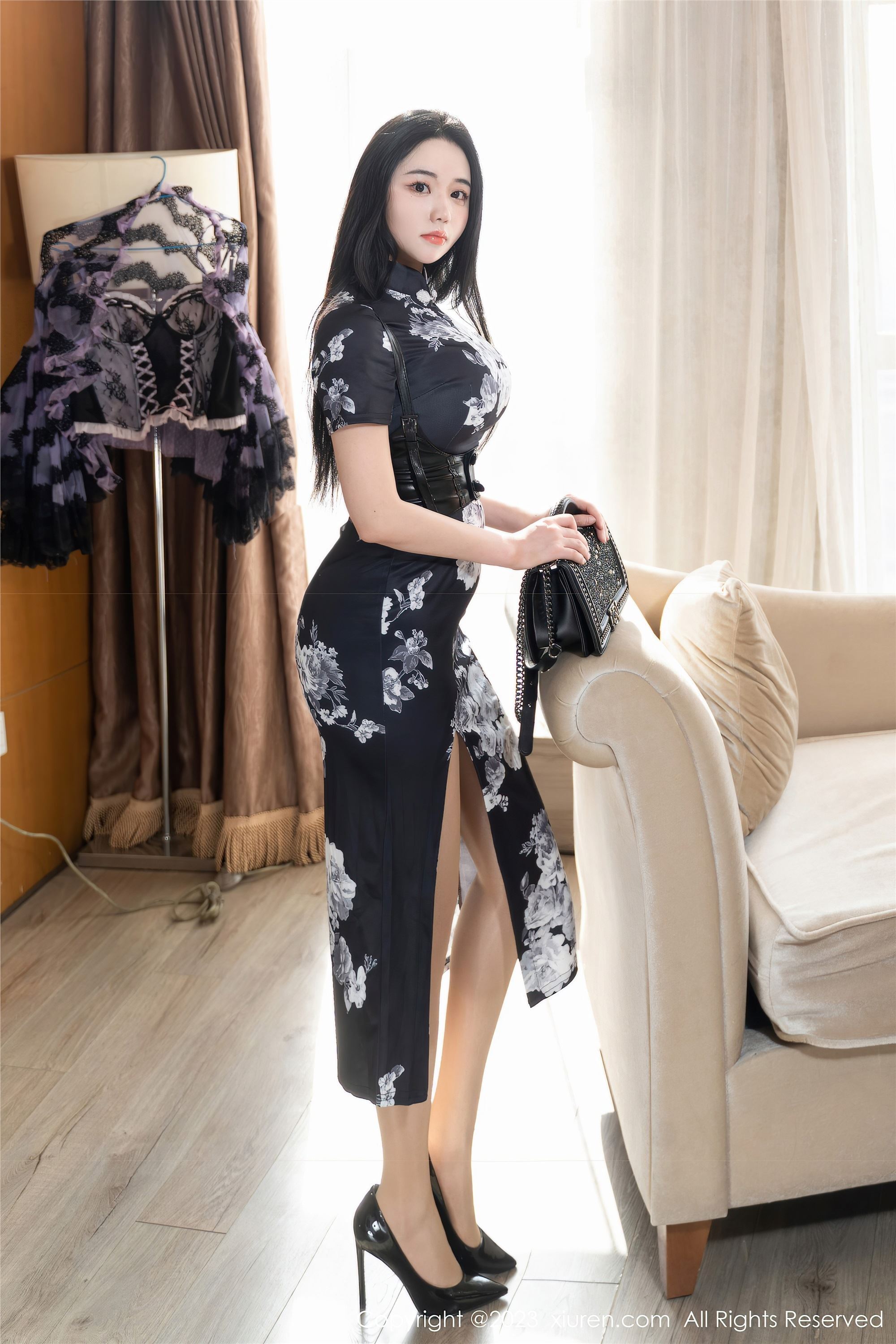 XiuRen秀人网  2023.03.08 No.6379 汐汐爱吃草莓